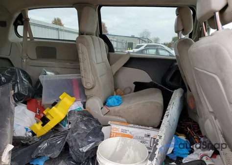 2011 Dodge Grand Caravan Crew z USA, uszkodzony, nr VIN 2D4RN5DG2BR725835